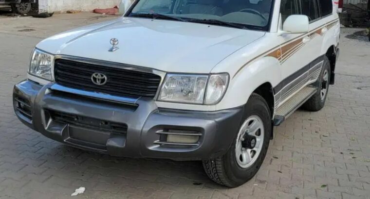 صالون ٢٠٠٢ لوزه وسعر عرطه سيارة صالون للبيع