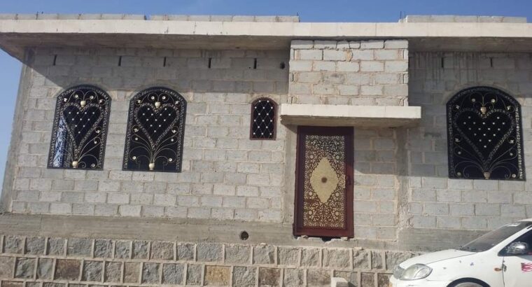 بيت سكني للبيع بدون تشطيب