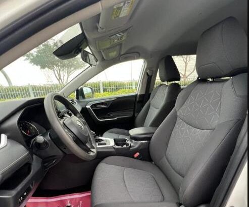 2021 Toyota RAV4 4WD XLE gulf model