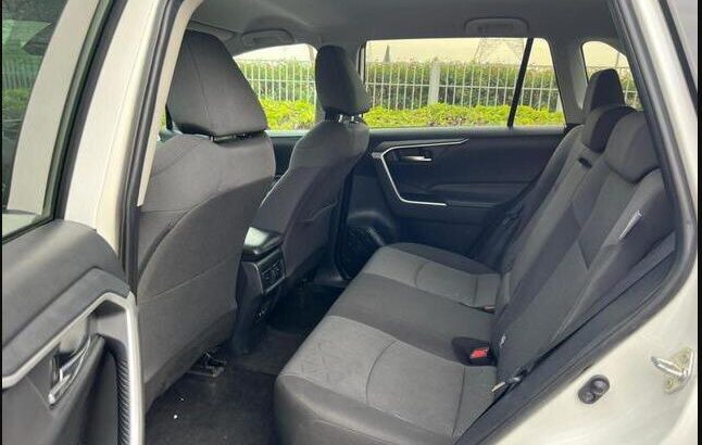 2021 Toyota RAV4 4WD XLE gulf model