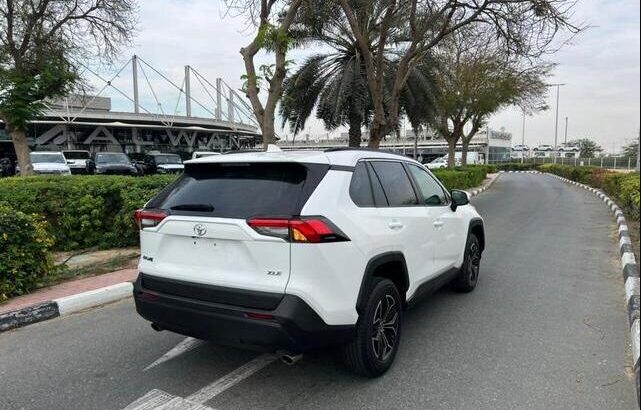 2021 Toyota RAV4 4WD XLE gulf model