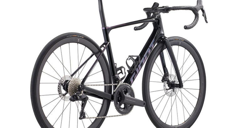 2024 Giant Defy Advanced Pro 0 Road Bike (M3BIKESHOP)