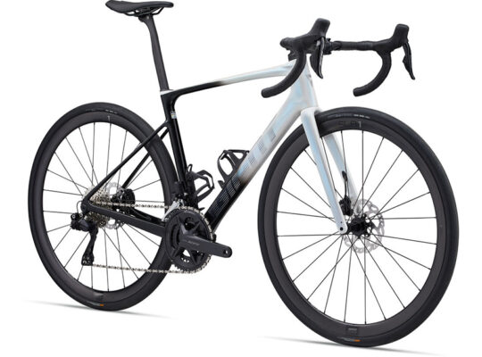 2024 Giant Defy Advanced Pro 1 Road Bike (M3BIKESHOP)