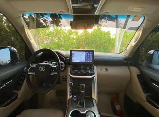Toyota Land Cruiser GXR 2022 Gulf Model