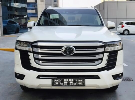 2022 Toyota Land Cruiser GXR 3.5 twin turbo
